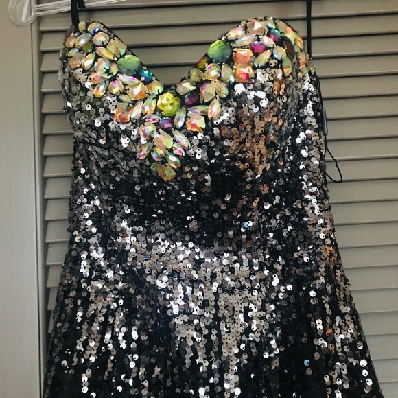 Formal/Prom Dress - Picture 3 of 4